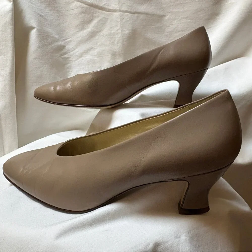 Nine West Taupe Leather Pumps – Size 6 - Picture 2 of 9